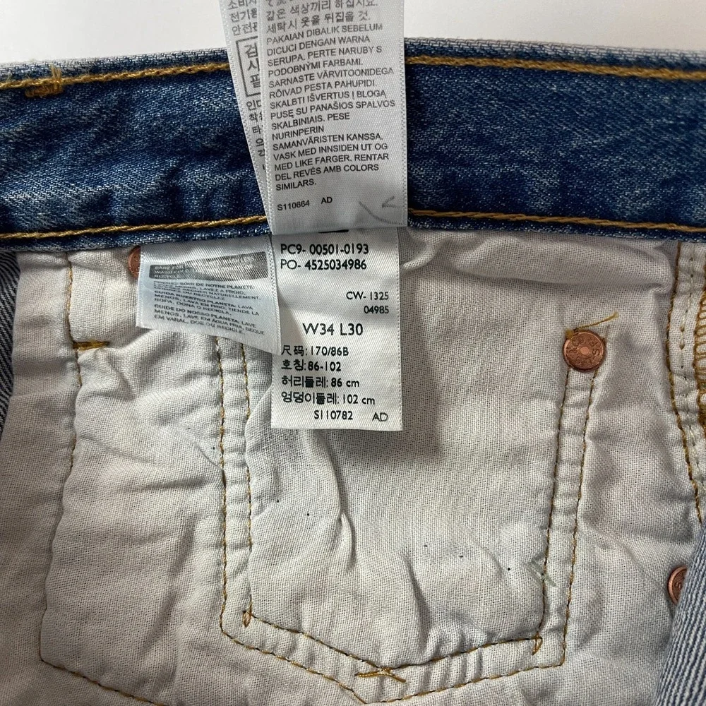 Levis 501 Jeans Mens 34x30 Blue Original Button Fly Medium Wash Denim Cowboy